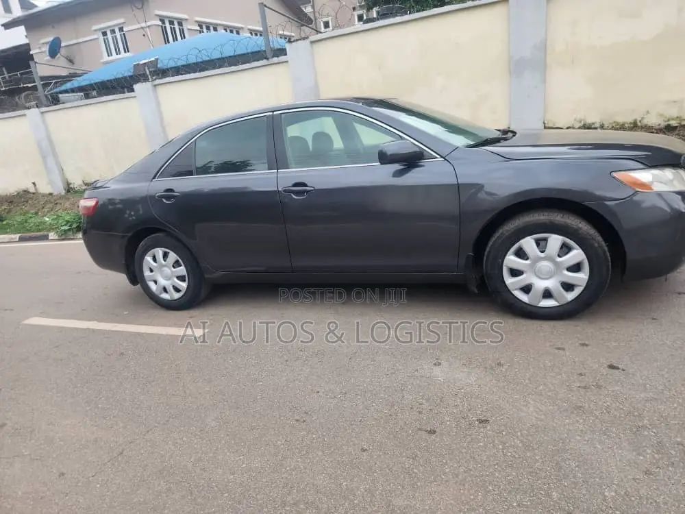 Toyota Camry LE 4dr Sedan (2.4L 4cyl 5A) 2009 Gray