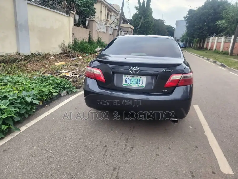 Toyota Camry LE 4dr Sedan (2.4L 4cyl 5A) 2009 Gray