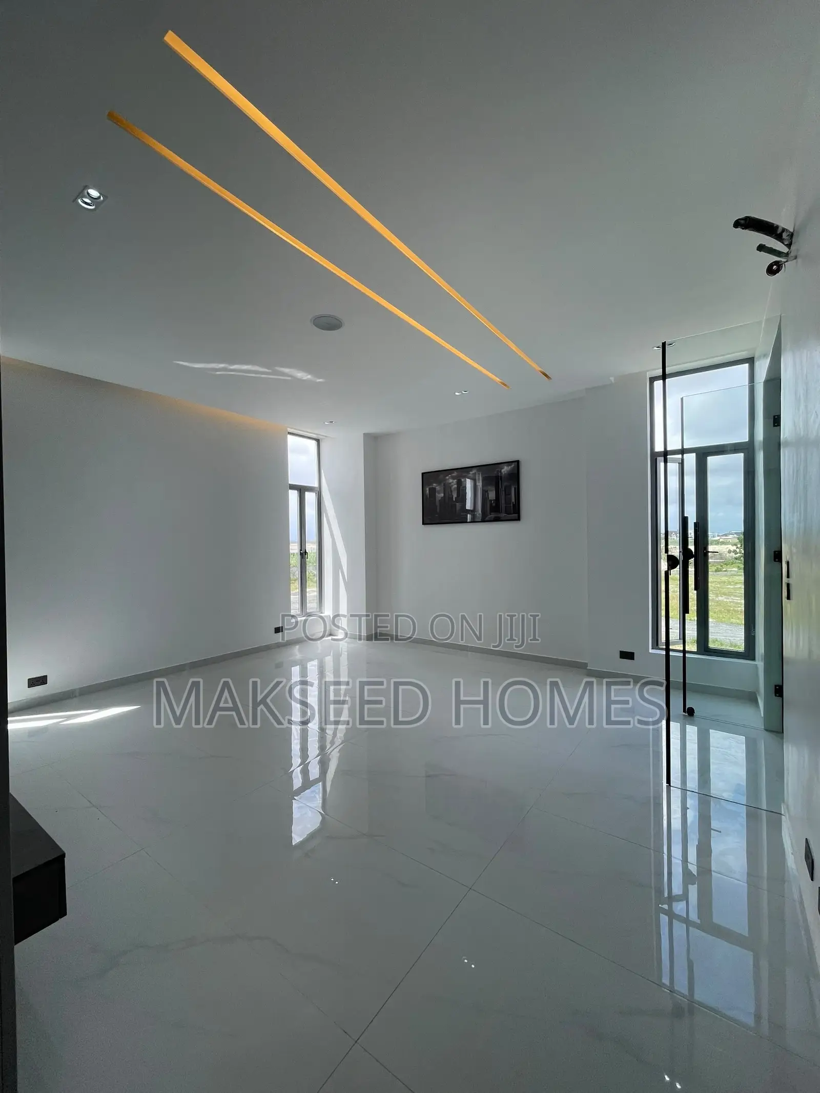 5bdrm Duplex in Osapa london for sale