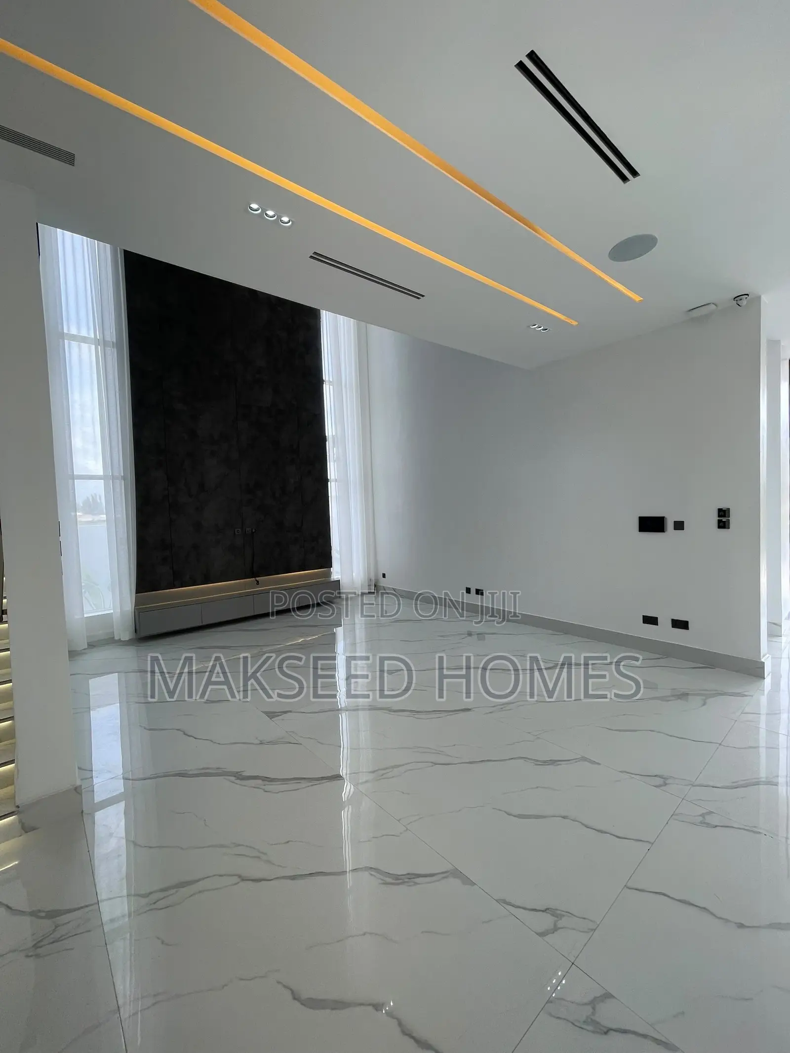 5bdrm Duplex in Osapa london for sale