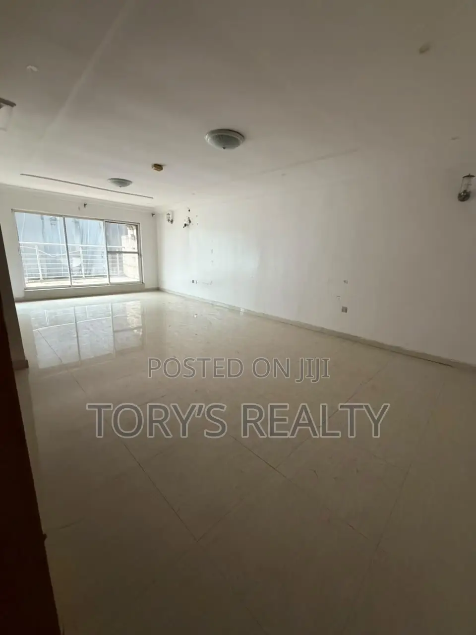4bdrm Duplex in Banana Island for rent