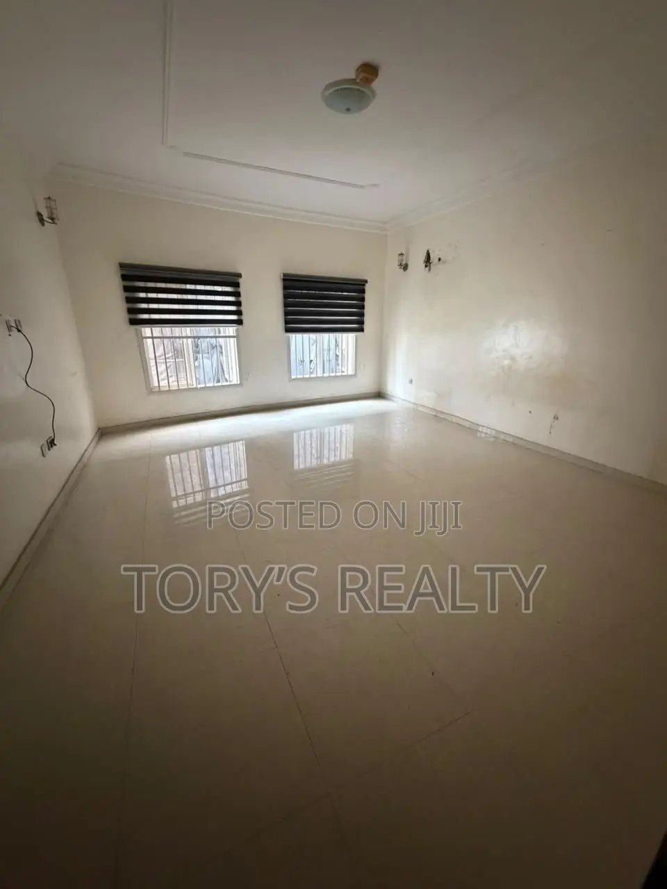 4bdrm Duplex in Banana Island for rent