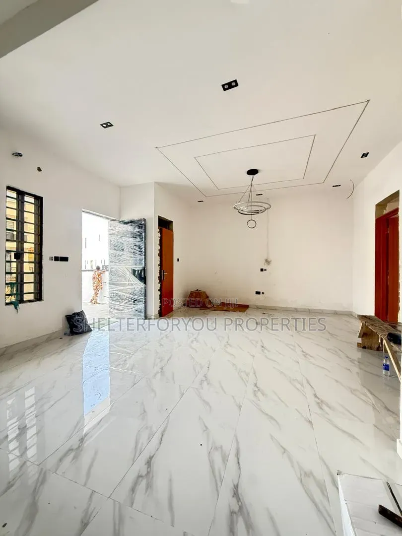 4bdrm Duplex in Sangotedo for sale