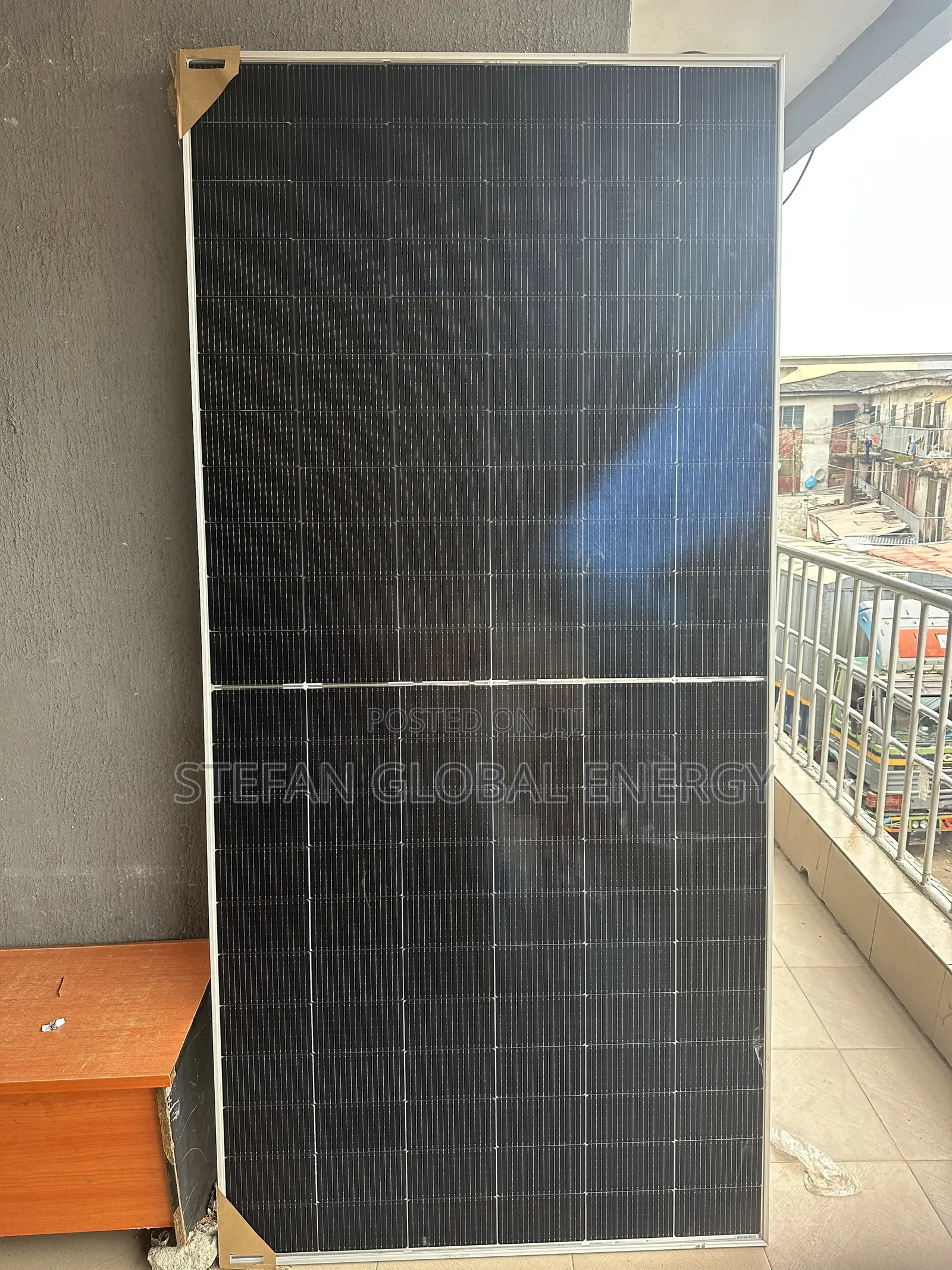 600w Grade a Jinko Bifercial Panel