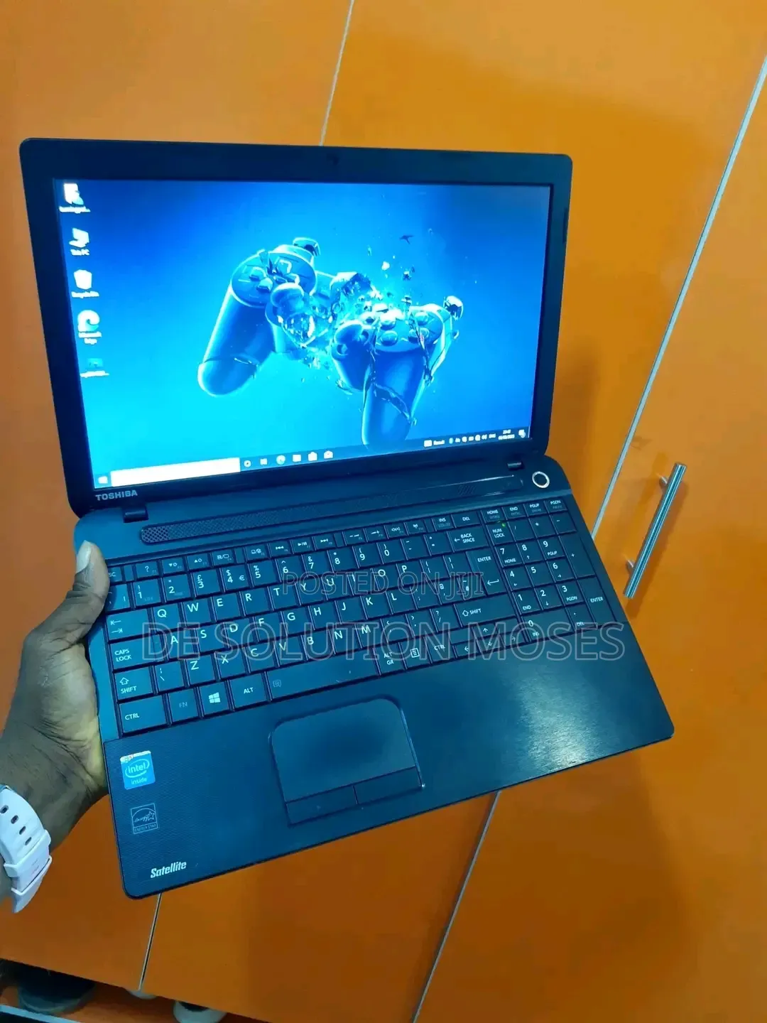 Laptop Toshiba Satellite C50A 4GB Intel Core i3 HDD 32GB