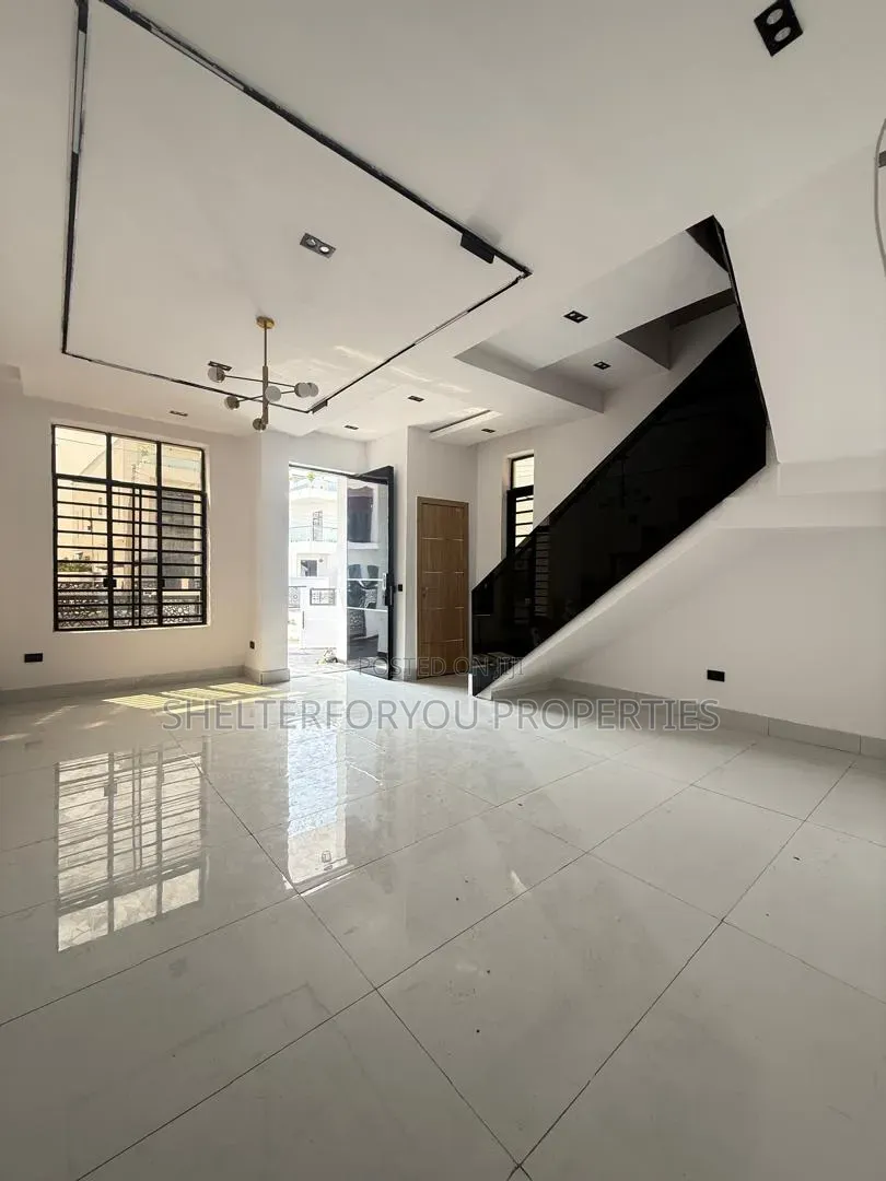 4bdrm Duplex in Sangotedo for sale