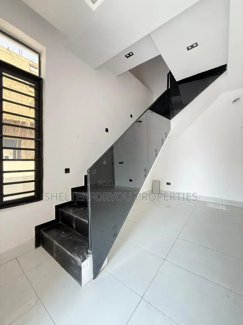 4bdrm Duplex in Sangotedo for sale