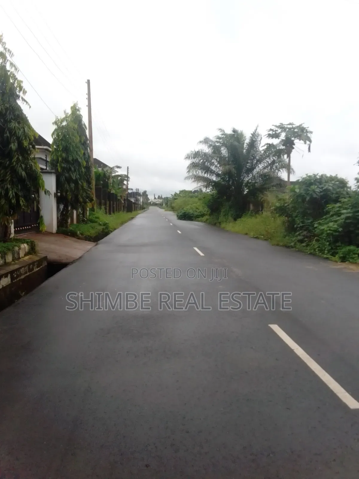 800sqm Land for Sale Main Shelter Afrique Estate