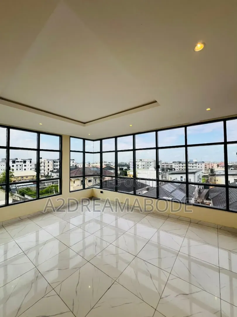 2bdrm Penthouse in Lekki, Ikate for sale