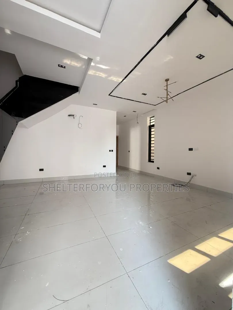 4bdrm Duplex in Sangotedo for sale