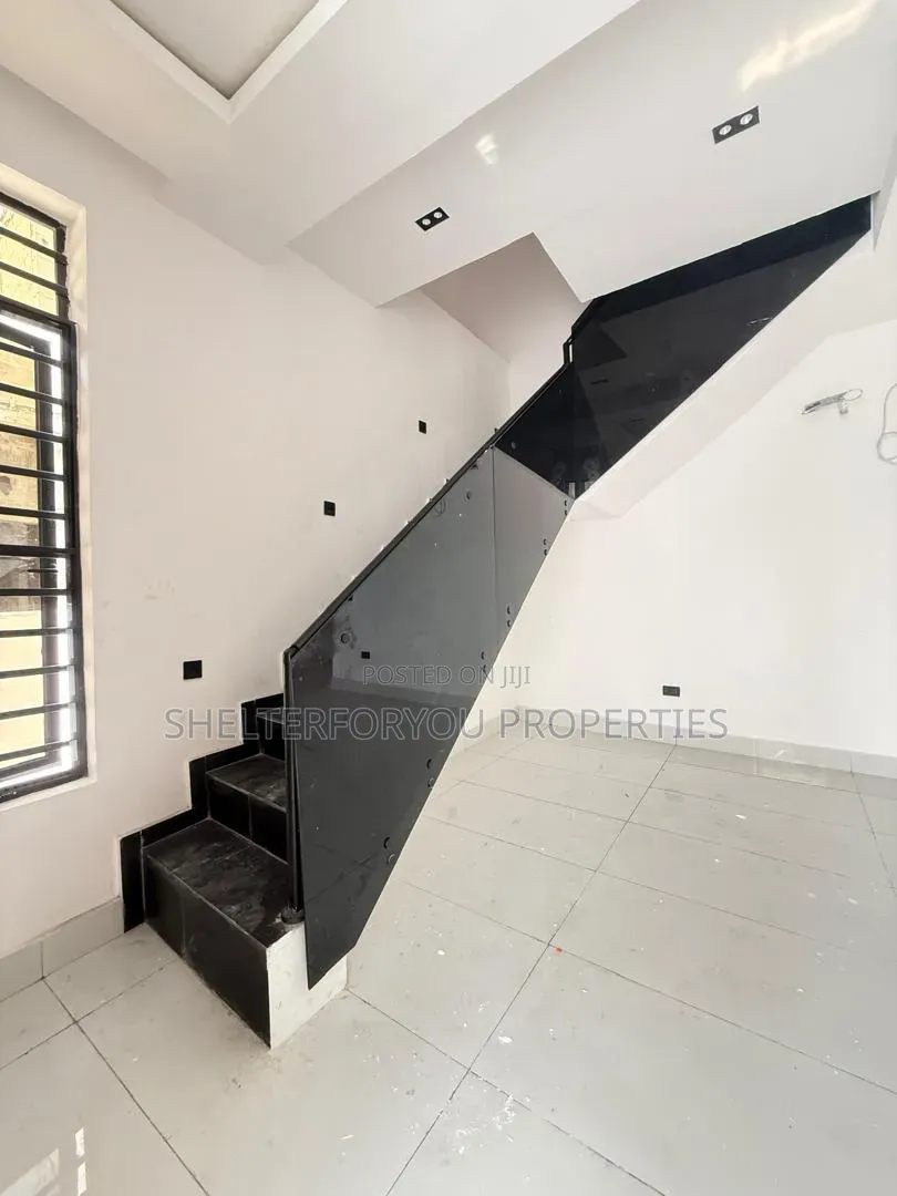 4bdrm Duplex in Sangotedo for sale