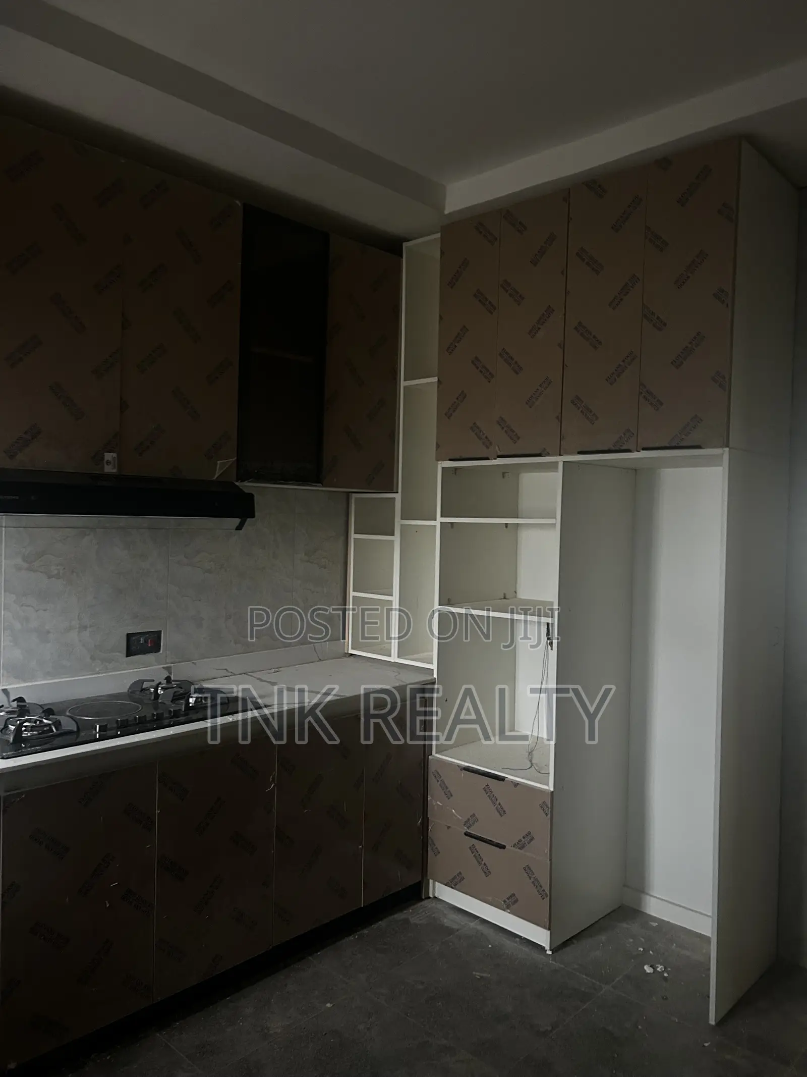 4bdrm Townhouse / Terrace in Jahi for rent