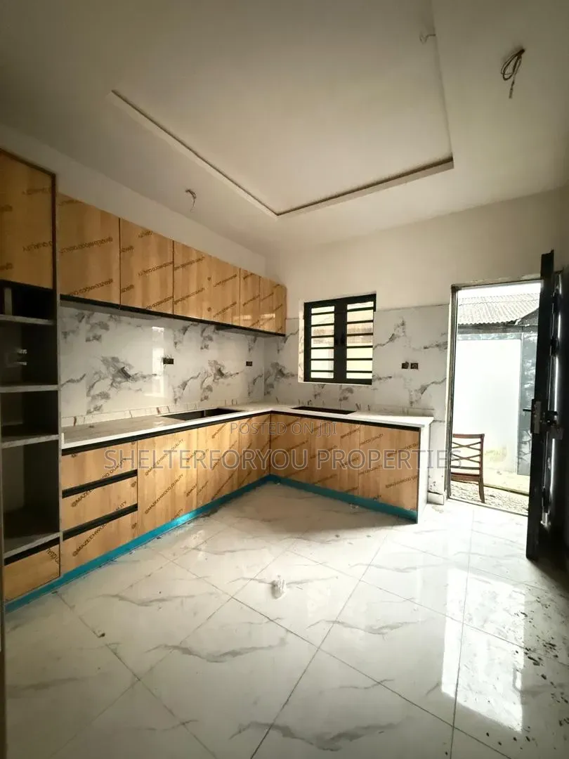 4bdrm Duplex in Sangotedo for sale