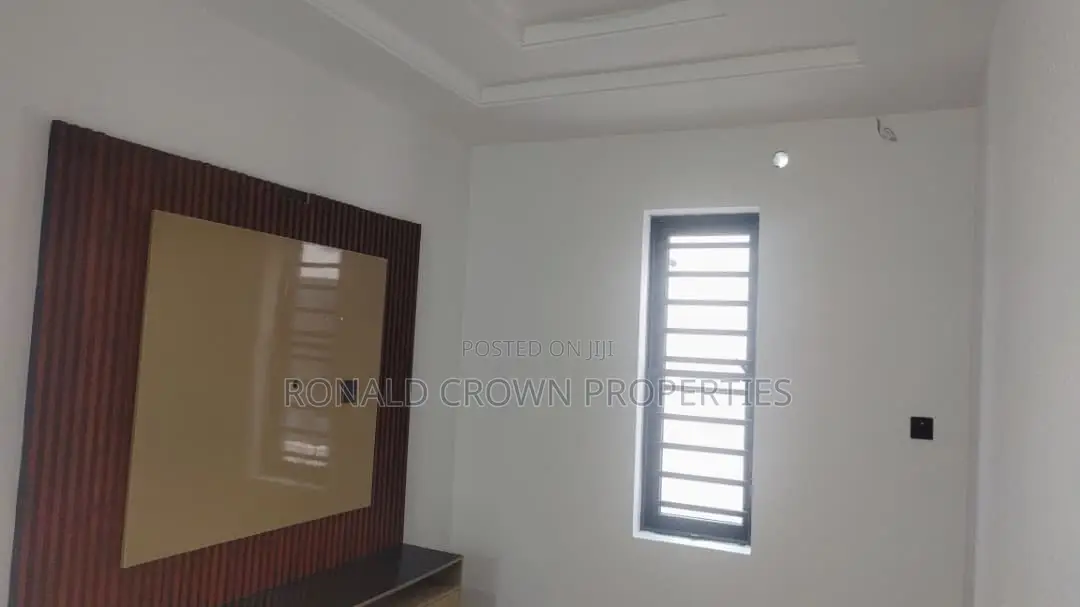 4bdrm Duplex in Ajao Estate for sale