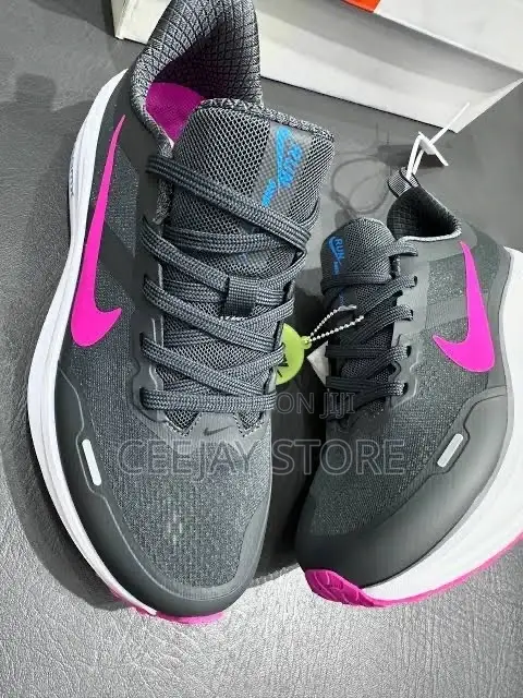 Classic Nike ZoomX Street Style Running Sneakers