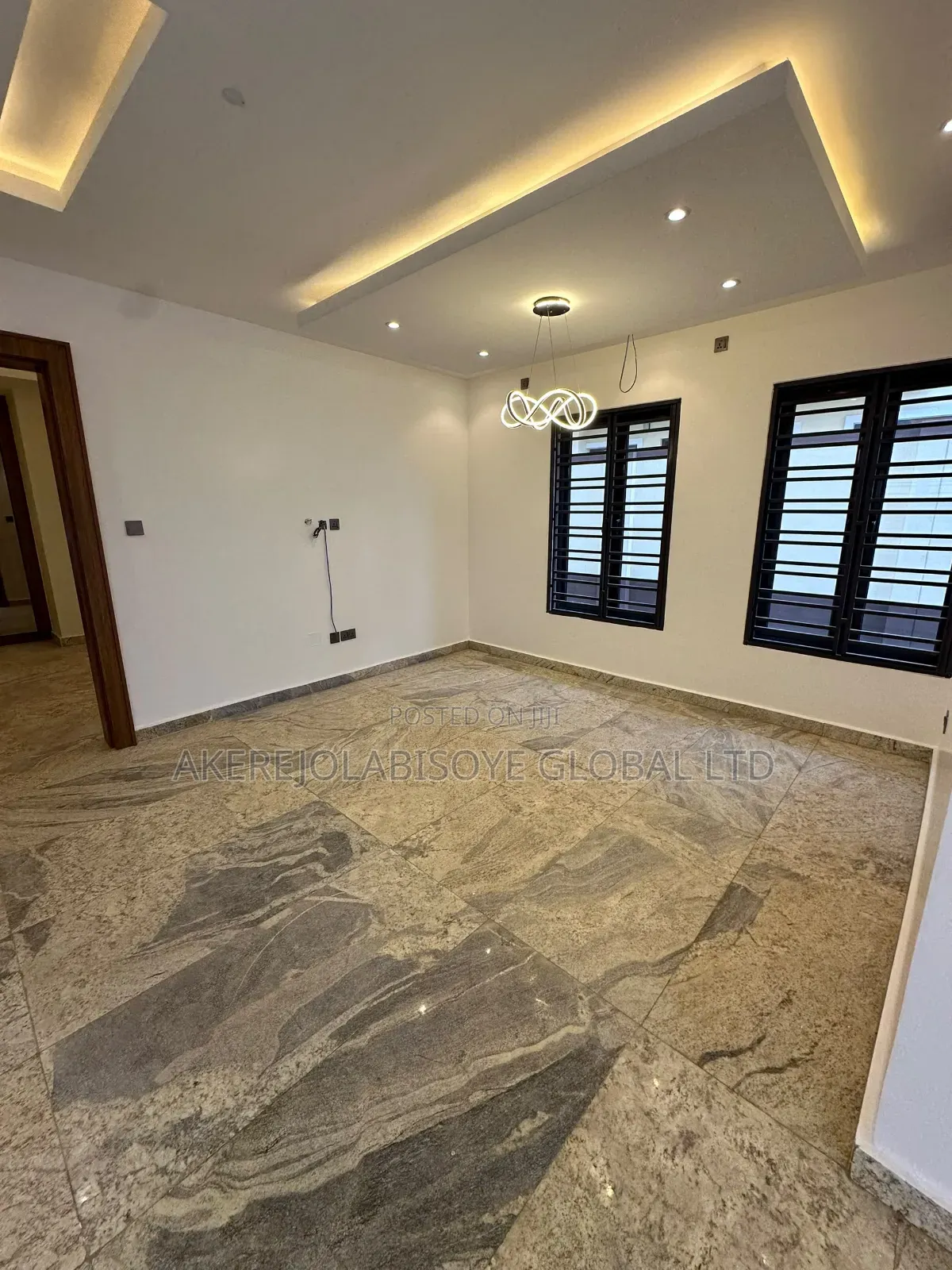 4bdrm Duplex in In An Estate for sale