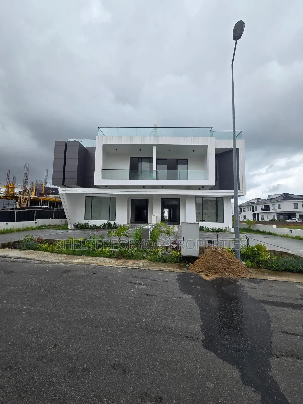 5bdrm Duplex in Ikate for sale