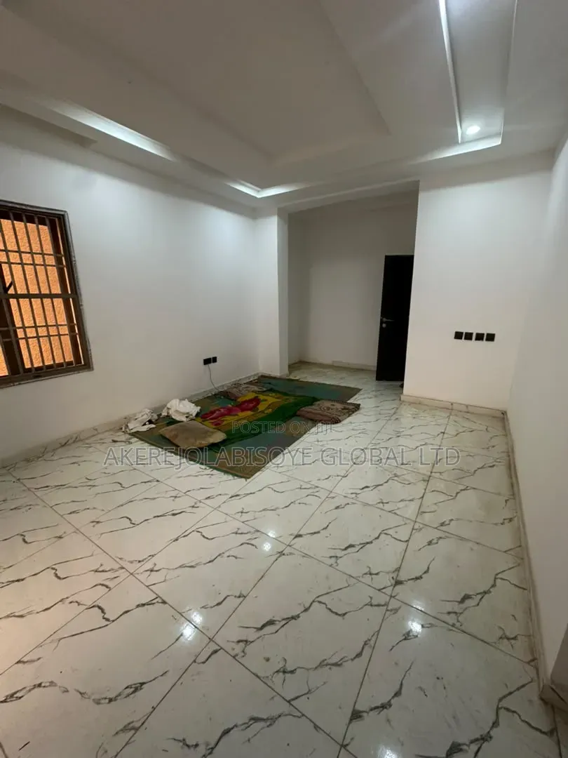 4bdrm Duplex in Beger Yard Lifecamp for sale