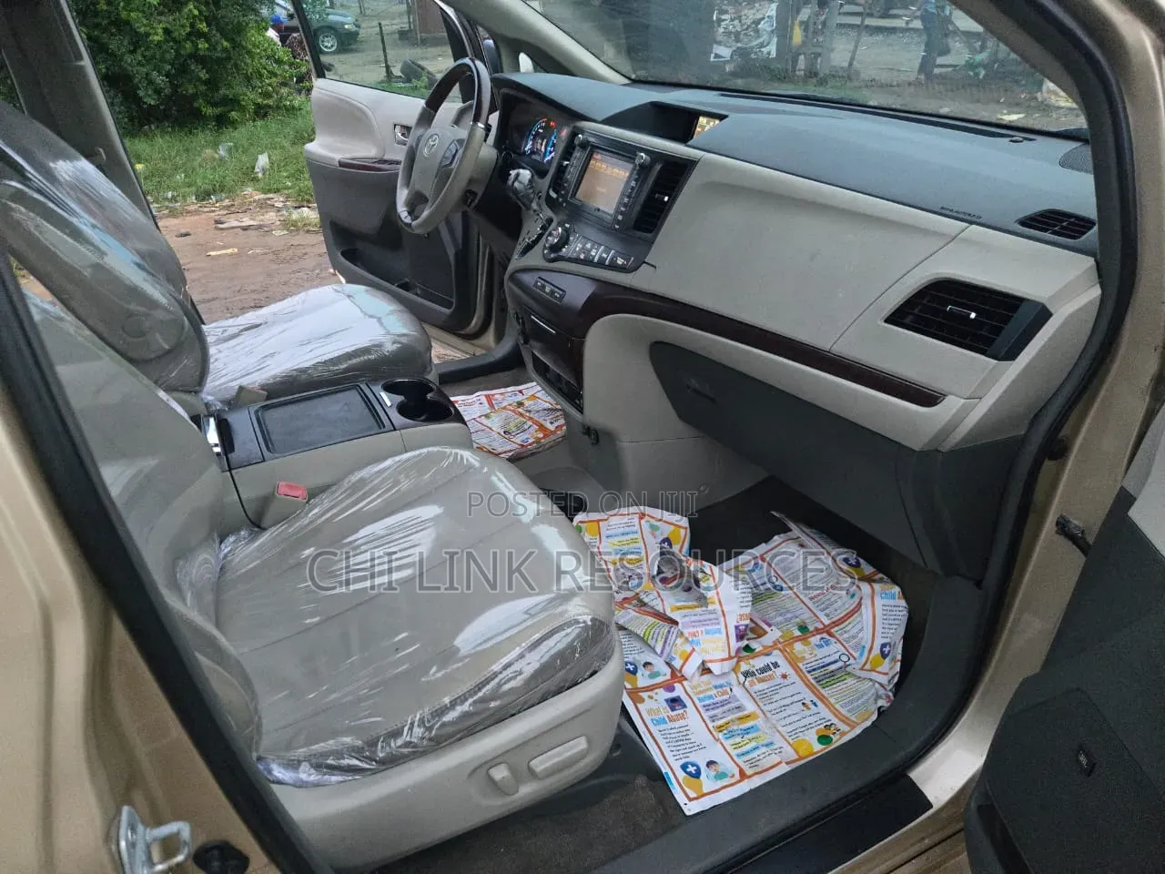 Toyota Sienna 2012 Gold