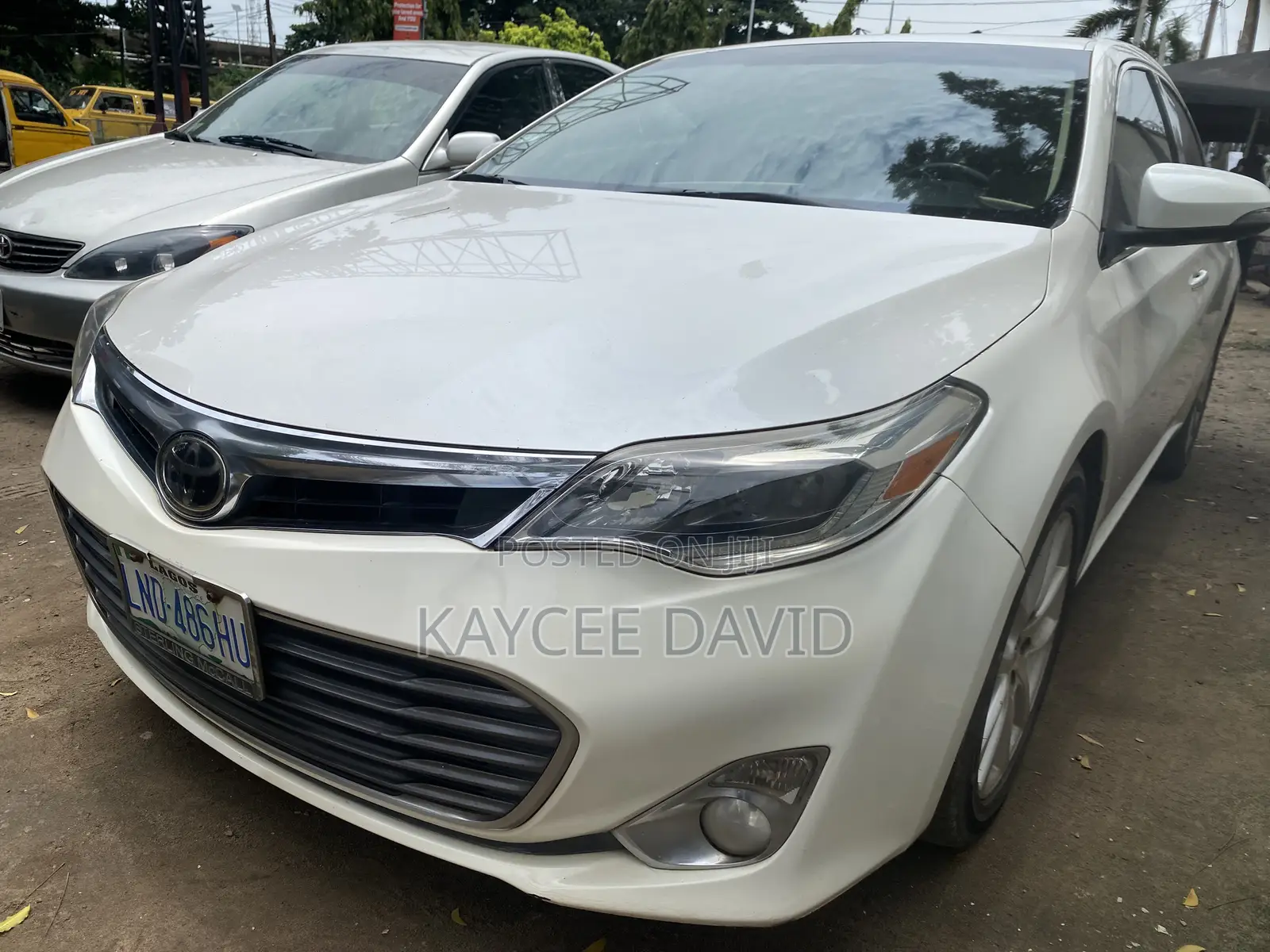 Toyota Avalon Limited Sedan FWD (3.5L 6cyl 6A) 2013 White
