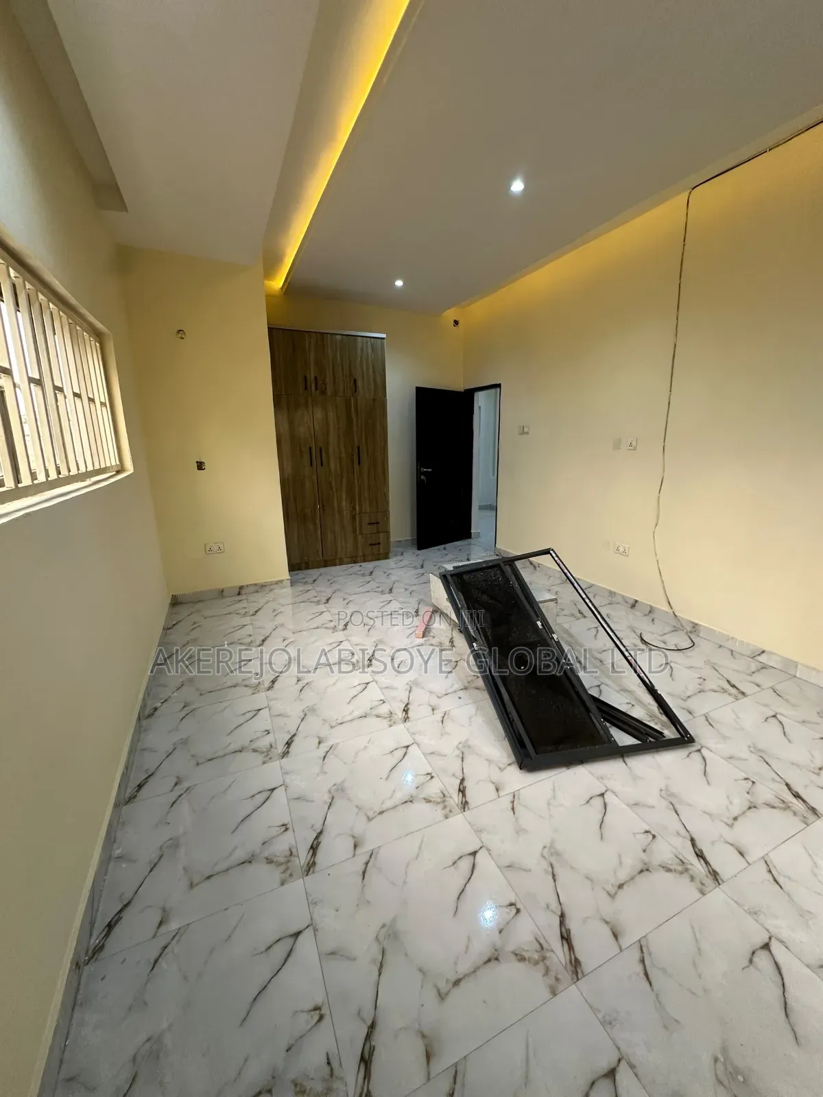 4bdrm Duplex in In An Estate for rent