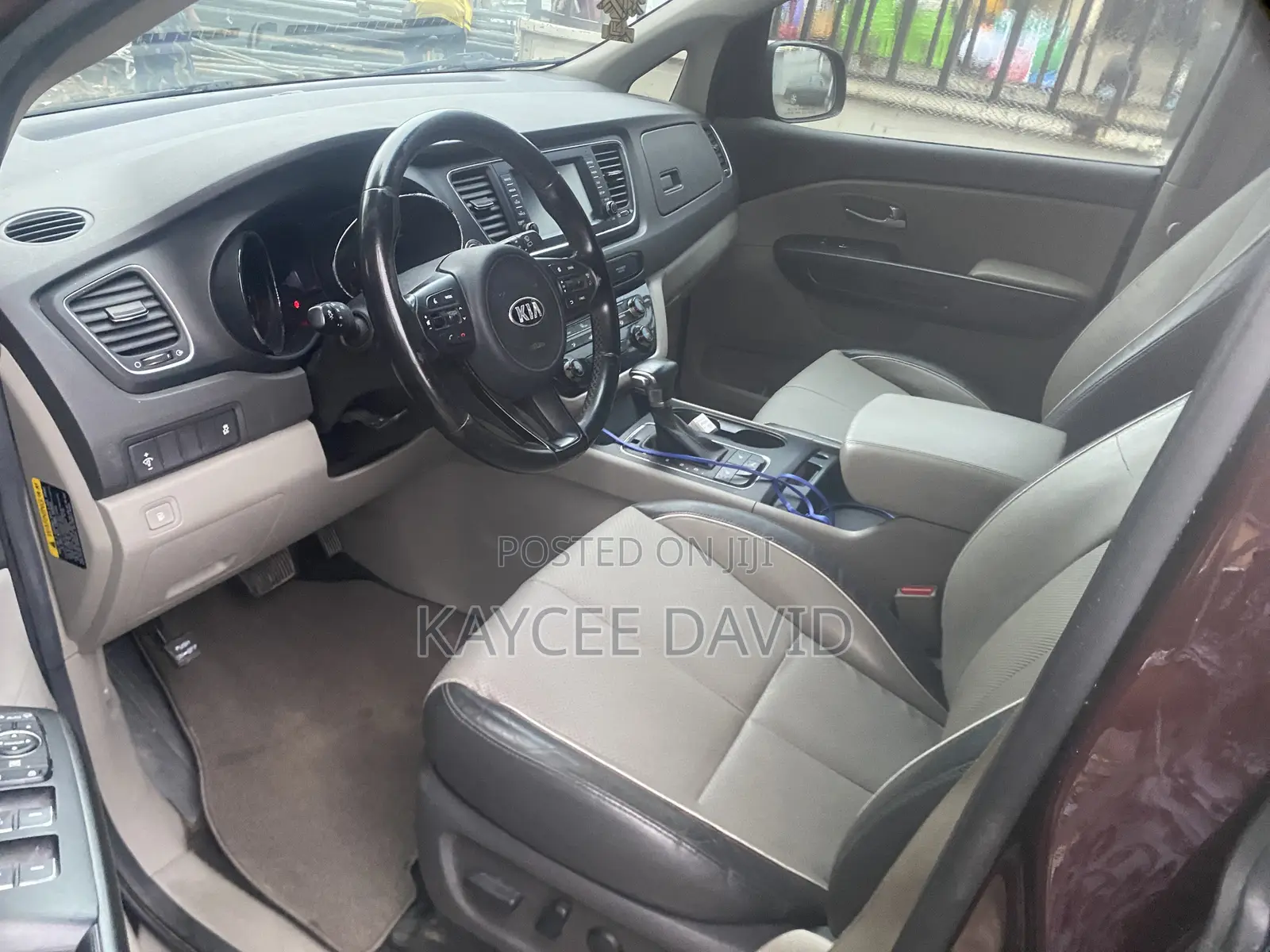 Kia Sedona LX 2017 Maroon