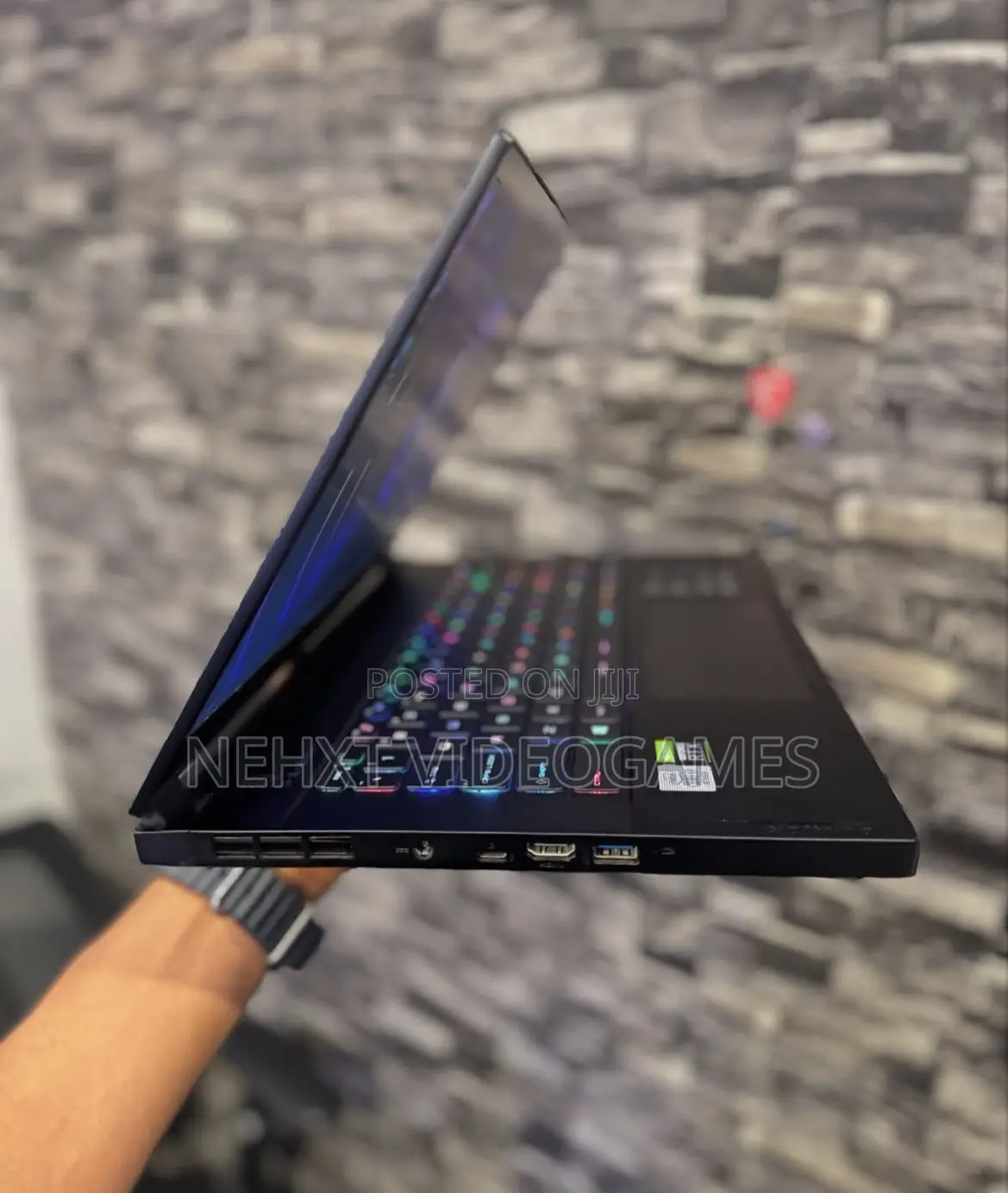 Laptop MSI Stealth 16 AI Studio 32GB Intel Core Ultra 9 SSD 1T