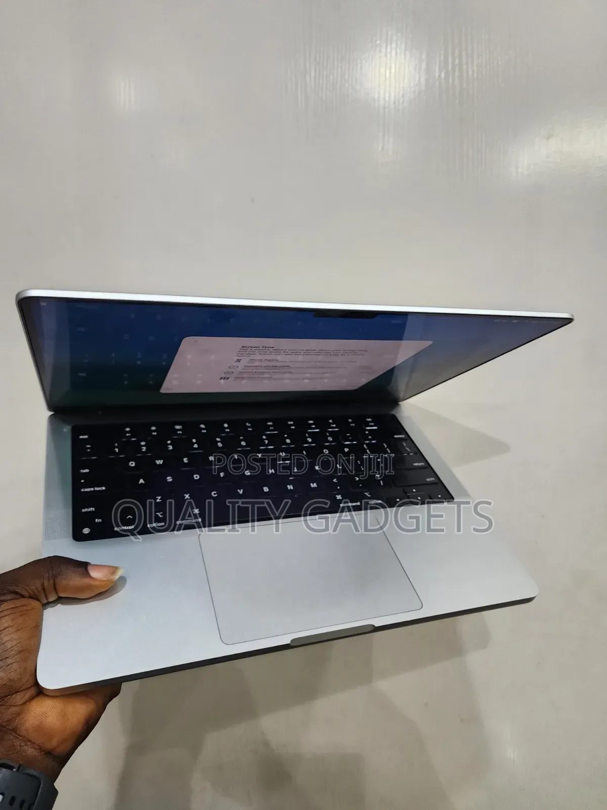 Laptop Apple MacBook Pro 2023 M3 18GB Intel Core M3 SSD 512GB