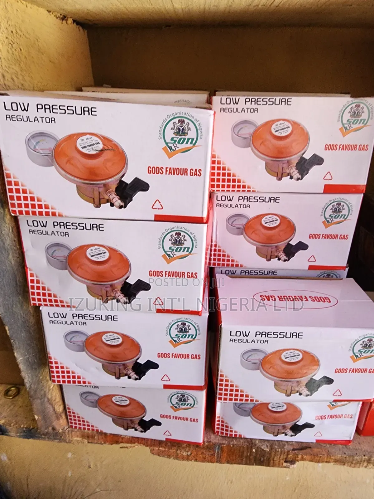 Metered Gas Regulator and Leak Detector for Gas Cylinders
