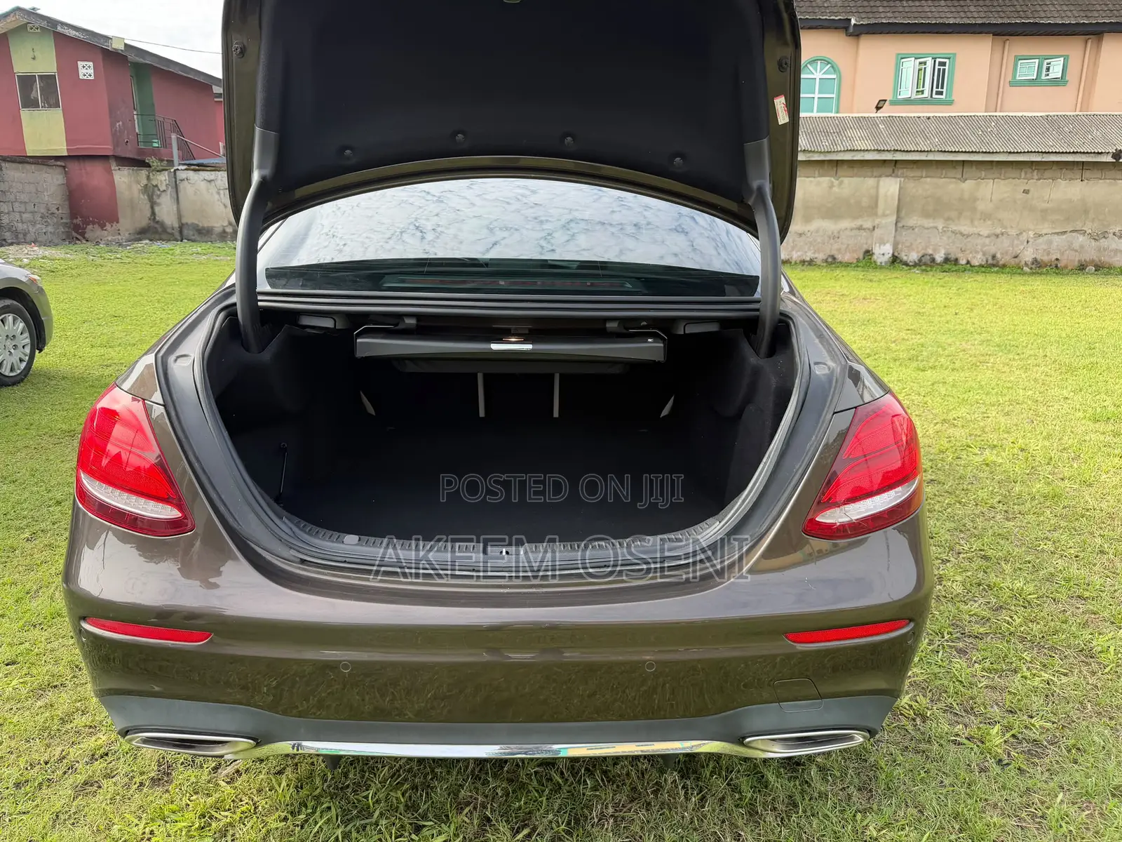 Mercedes-Benz 300E 2018 Brown