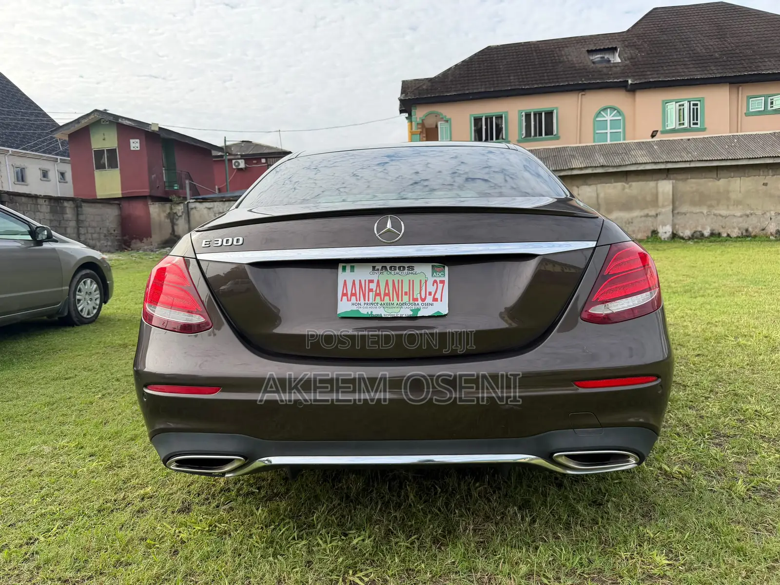 Mercedes-Benz 300E 2018 Brown