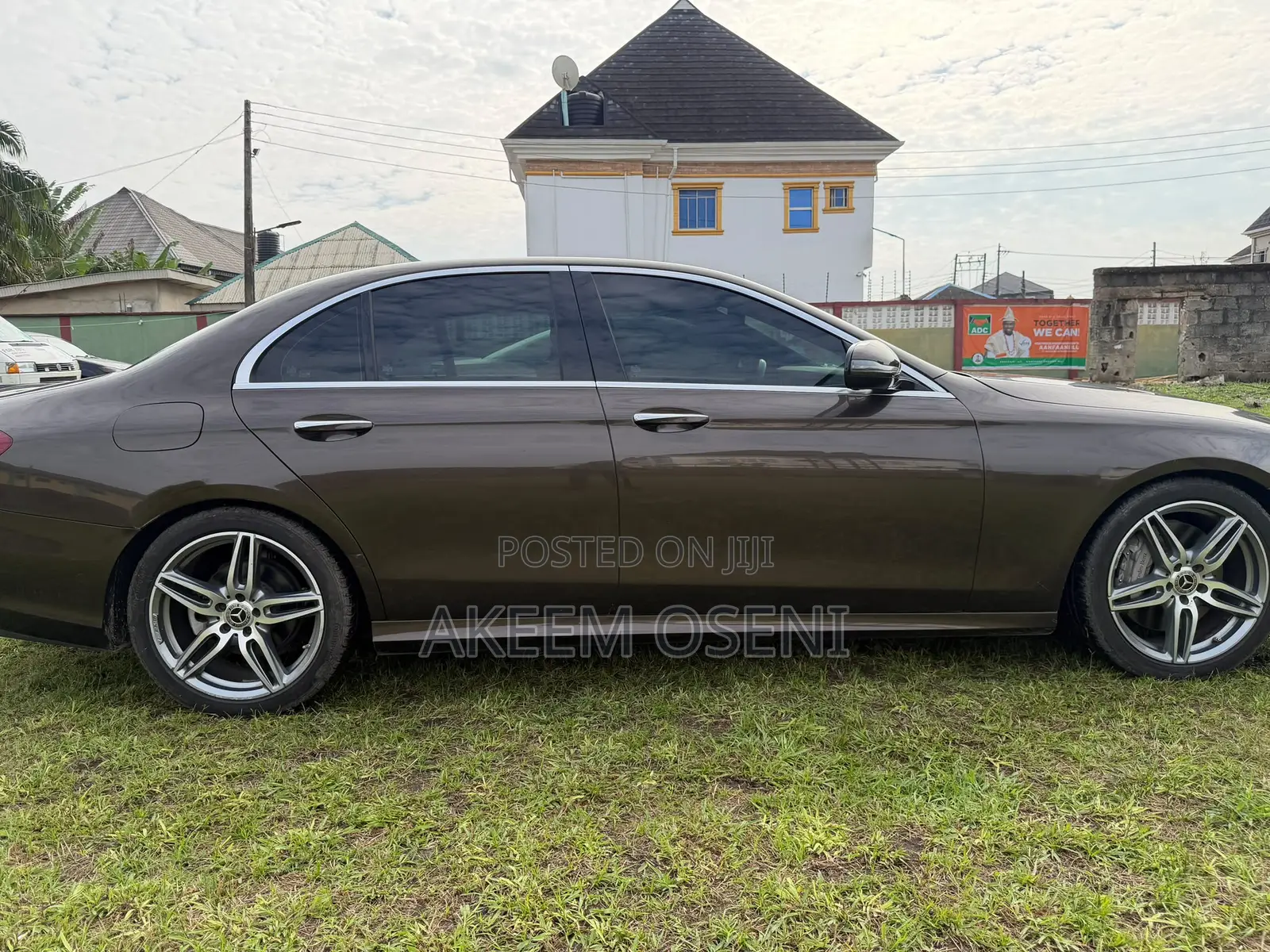 Mercedes-Benz 300E 2018 Brown