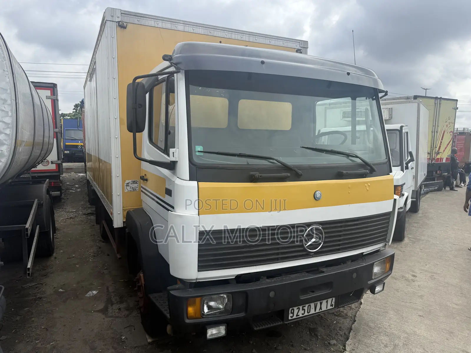 Foreign Used Mercedes Benz 1114 Truck Cover Body Truck.