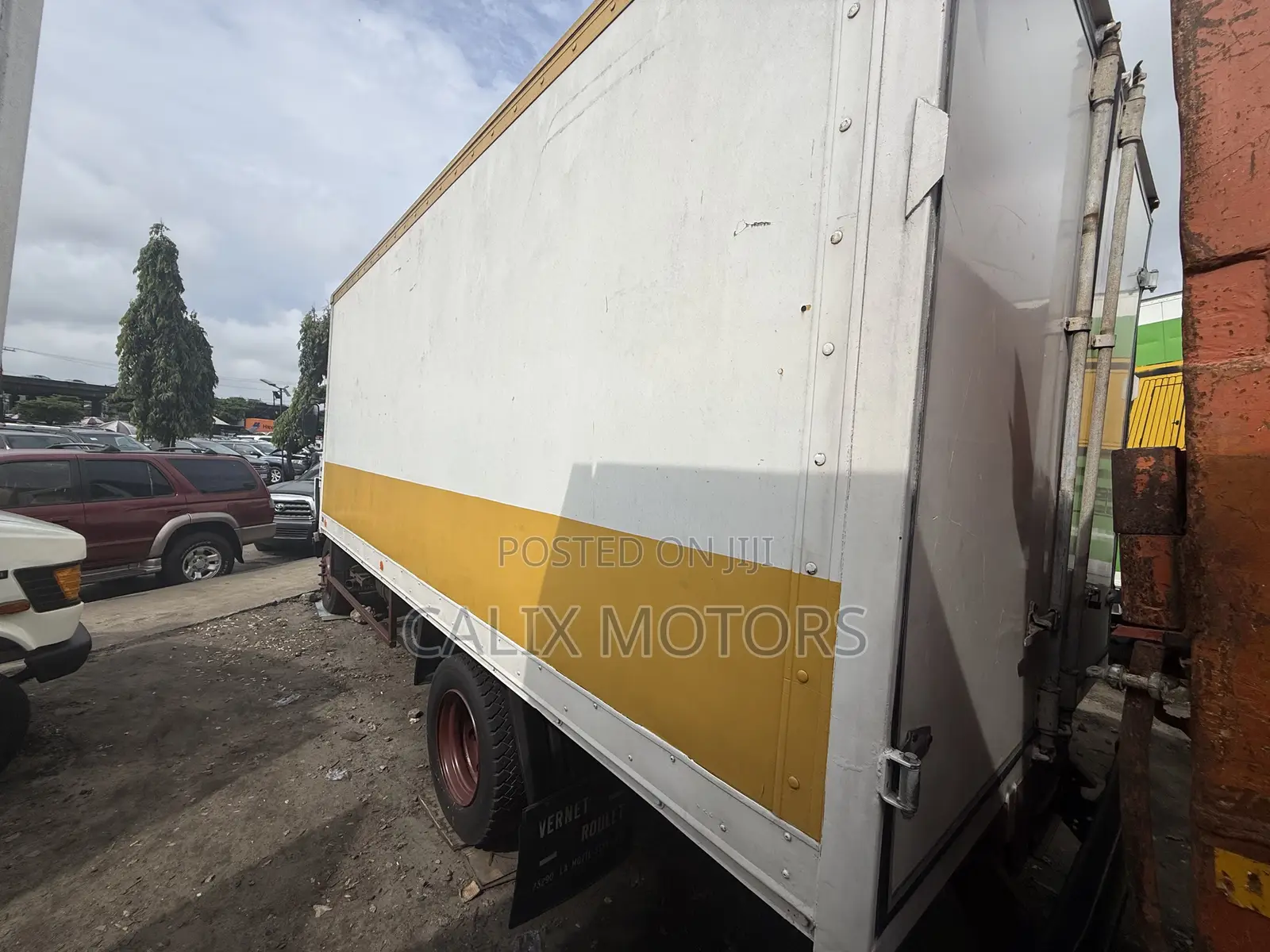 Foreign Used Mercedes Benz 1114 Truck Cover Body Truck.