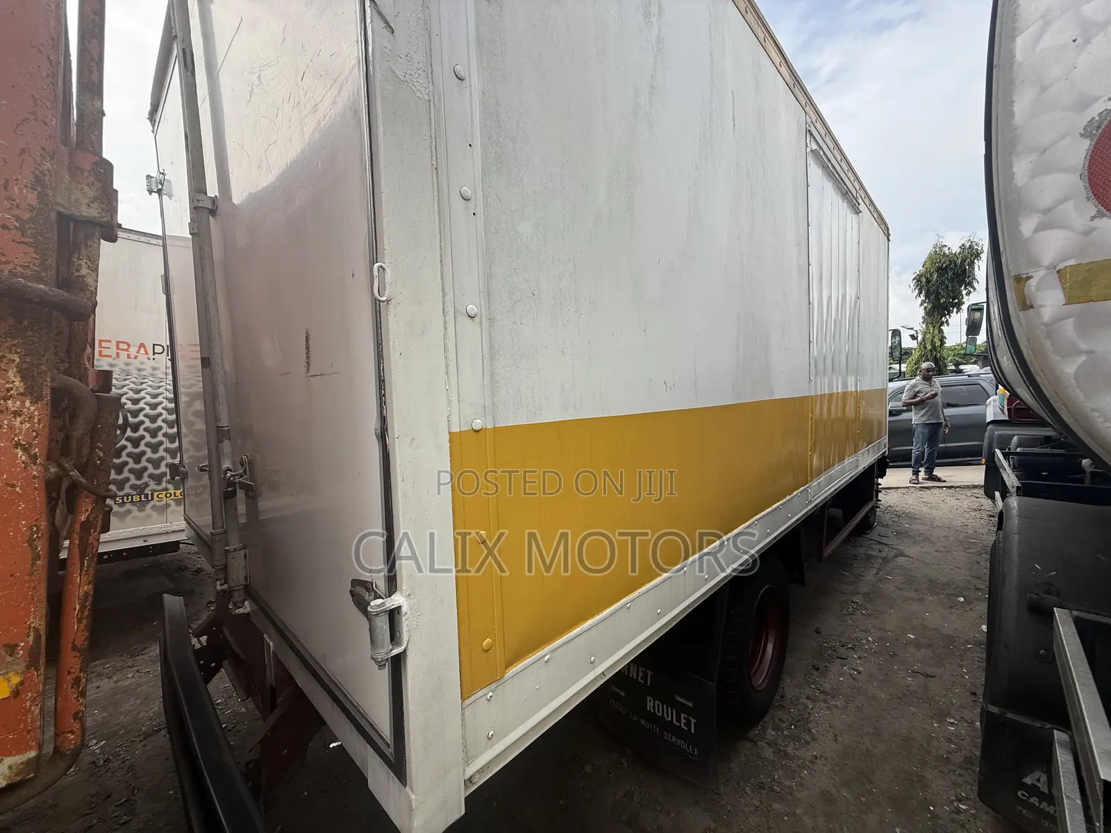 Foreign Used Mercedes Benz 1114 Truck Cover Body Truck.