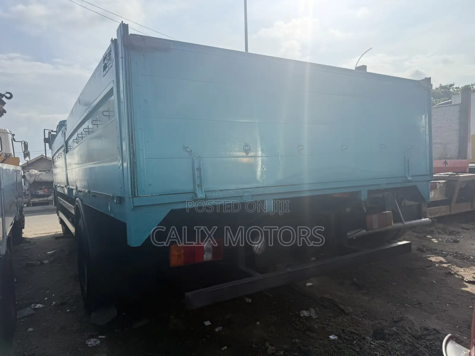 Mercedes-Benz Heavy-Duty Trucks 2005 Blue