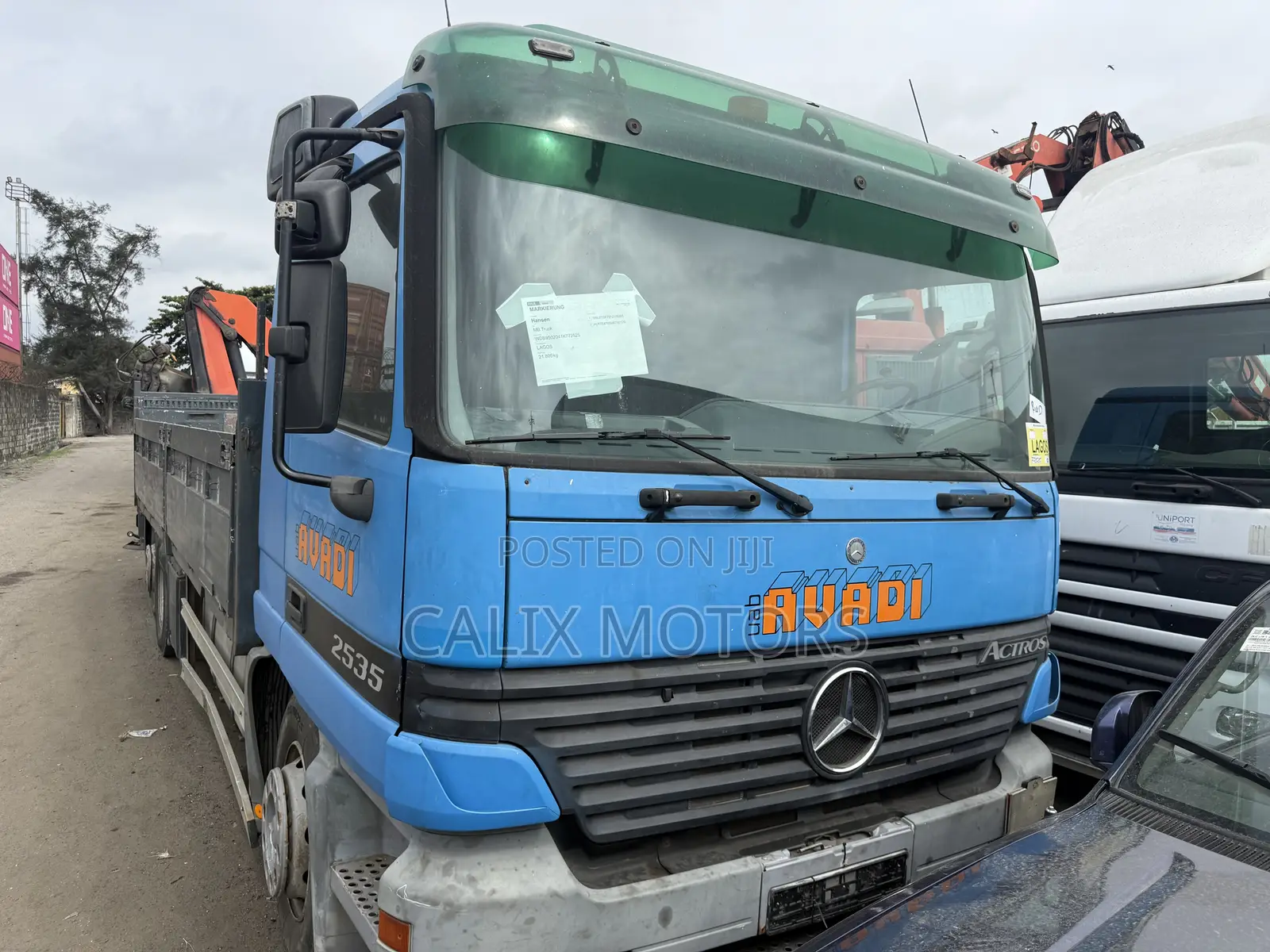 Mercedes Benz 2535 Hiab Truck With 8.5 Tonnes 2015 Blue