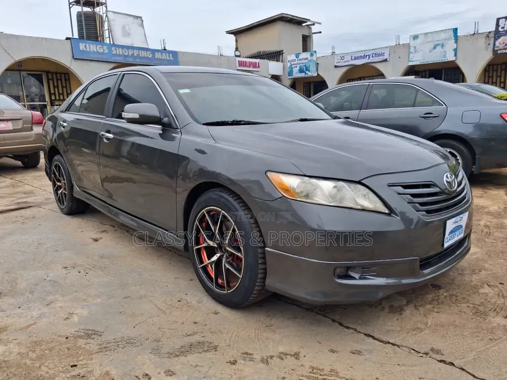Toyota Camry SE 4dr Sedan (2.4L 4cyl 5A) 2009 Gray
