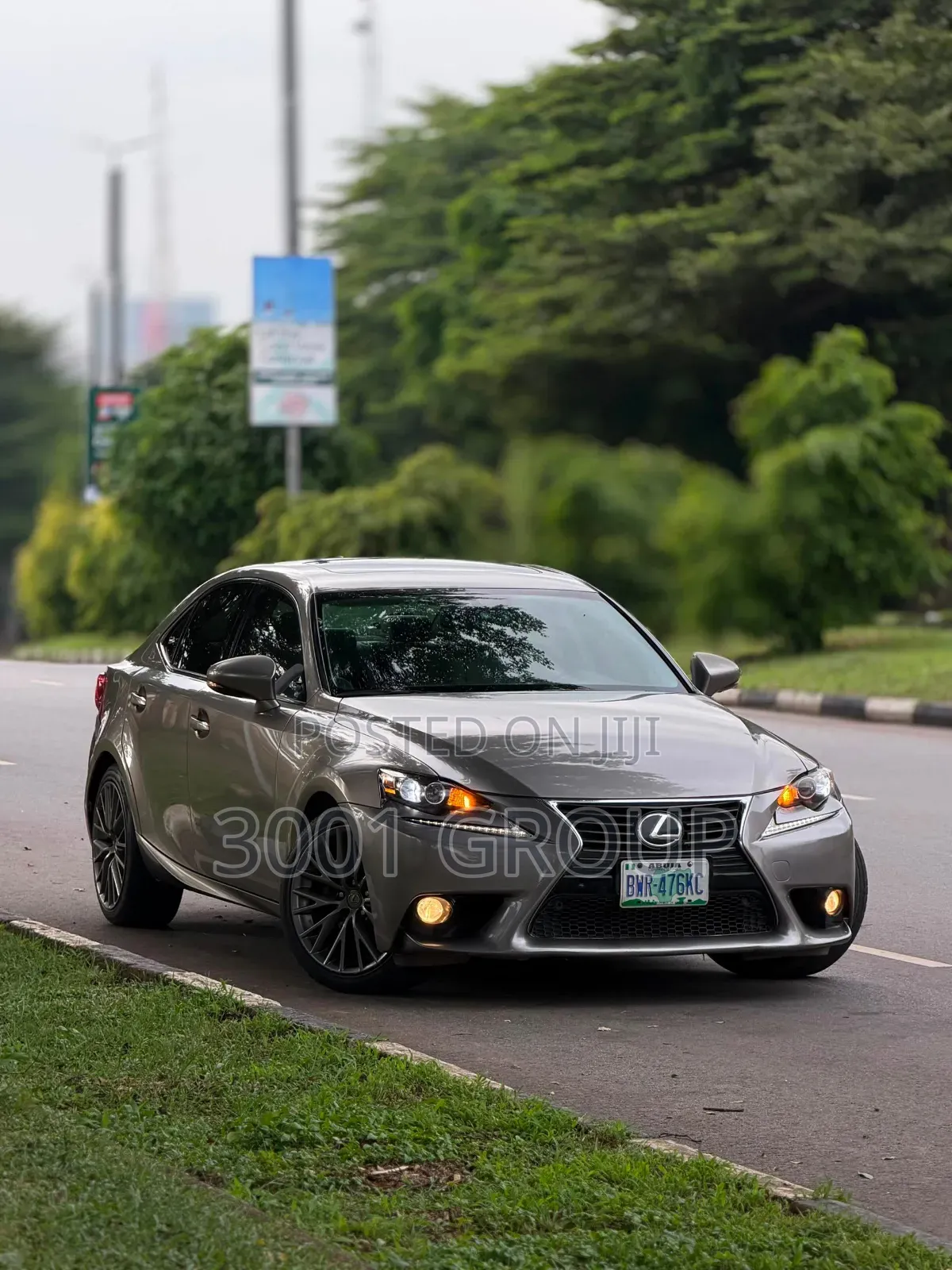 Lexus IS 2014 Gold