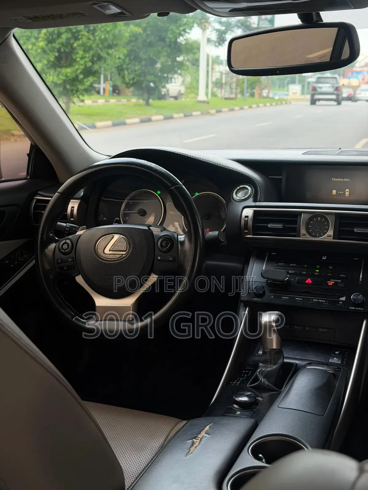 Lexus IS 2014 Gold