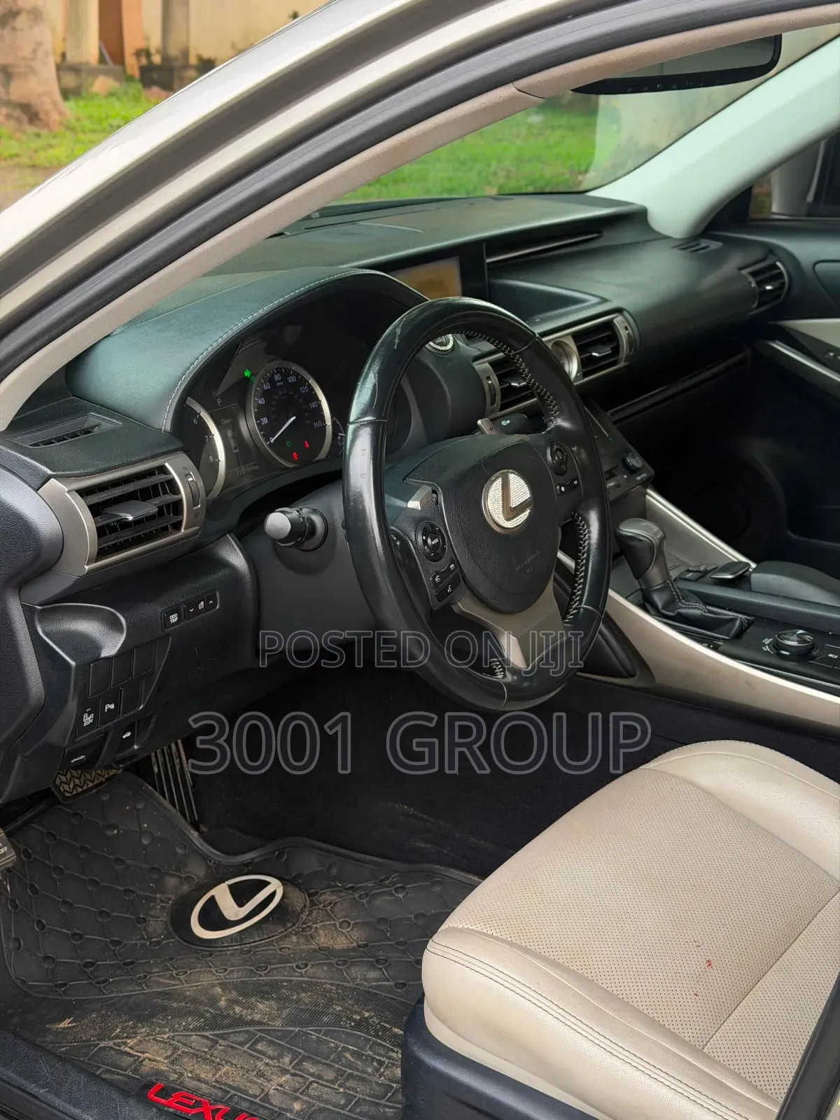 Lexus IS 2014 Gold