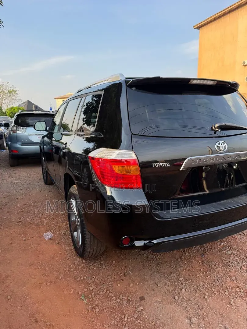 Toyota Highlander SE 2010 Black