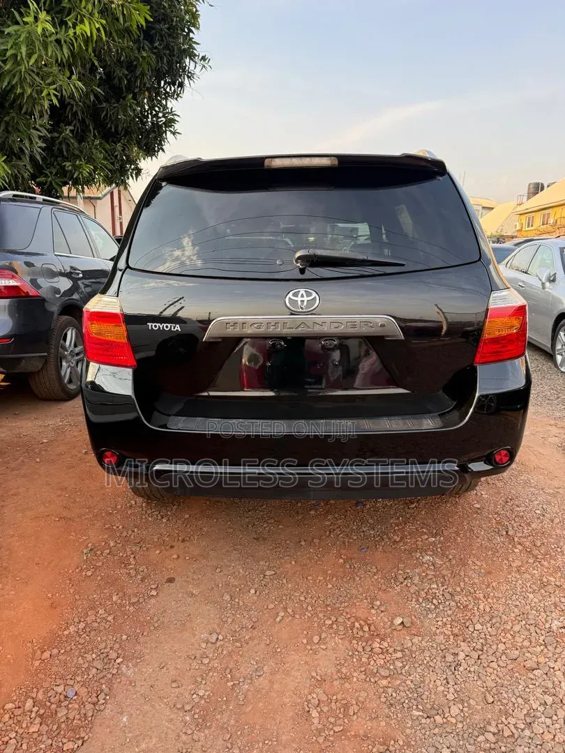 Toyota Highlander SE 2010 Black