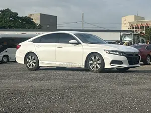 Honda Accord EX (1.5L 4cyl Turbo CVT) 2019 White