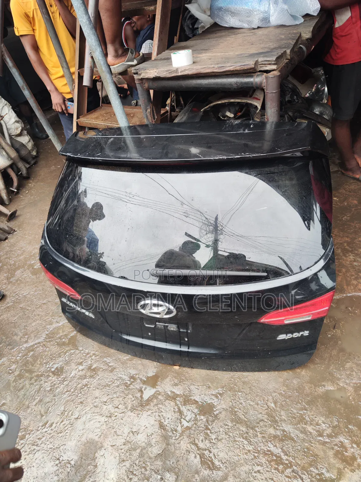 Complete Booth for Hyundai Santa Fe 2013 Model