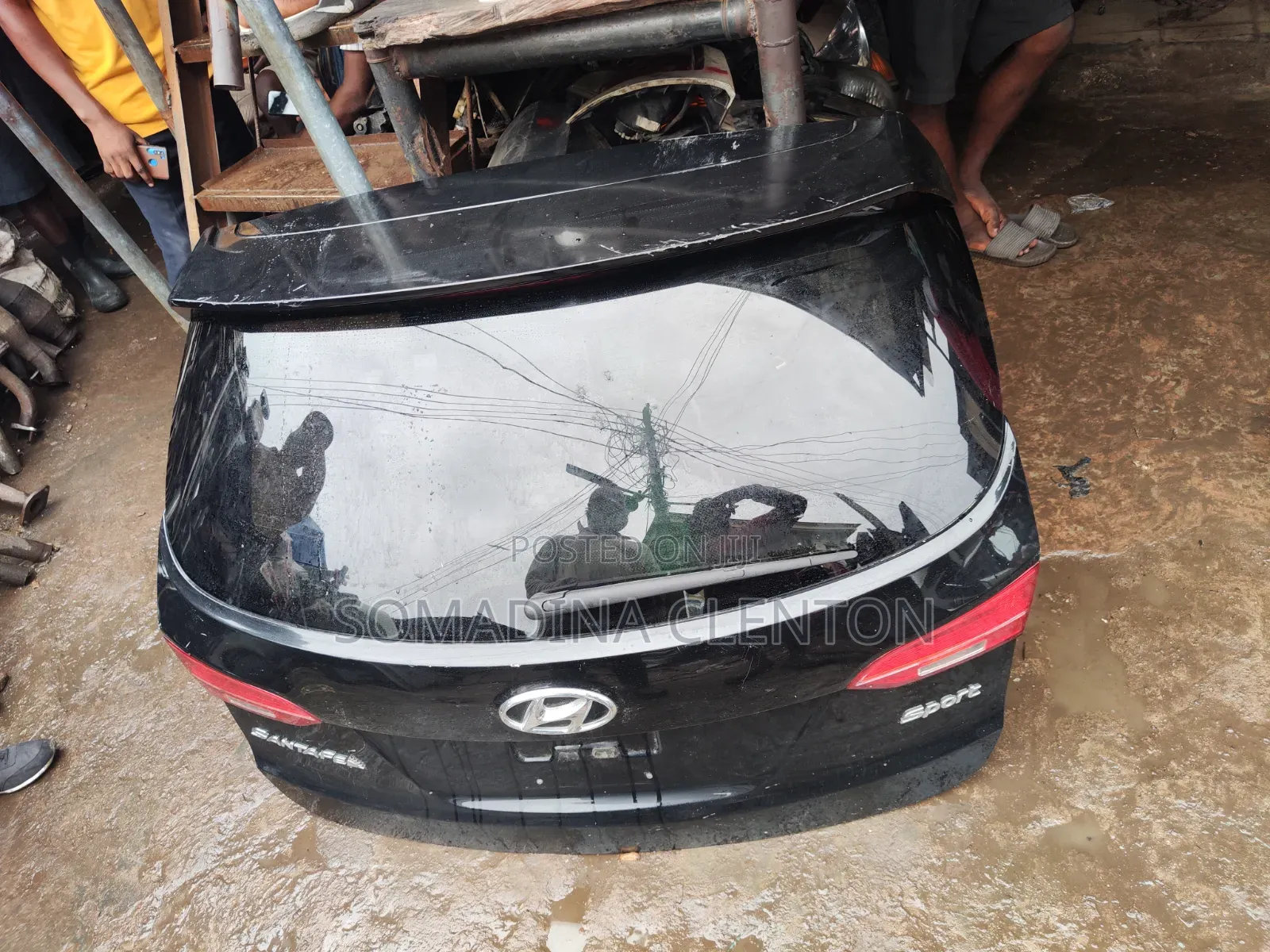 Complete Booth for Hyundai Santa Fe 2013 Model