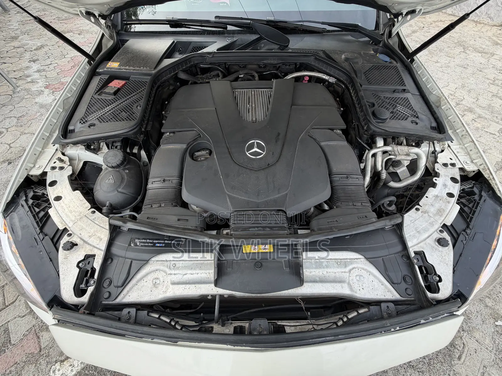 Mercedes-Benz C400 4Matic AWD Sedan (3.0L V6 7A) 2015 White