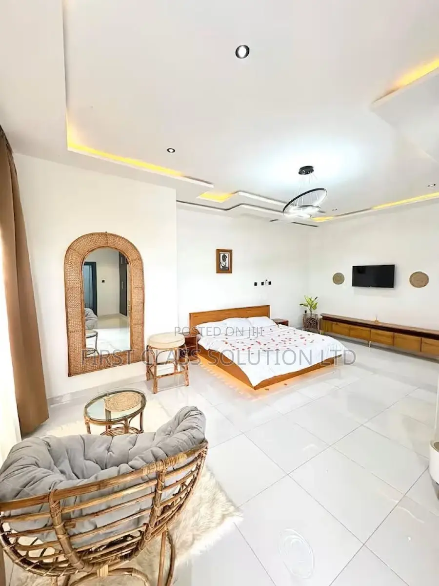Oaksvale 3 Bedroom Afro Modern Duplex Apartment