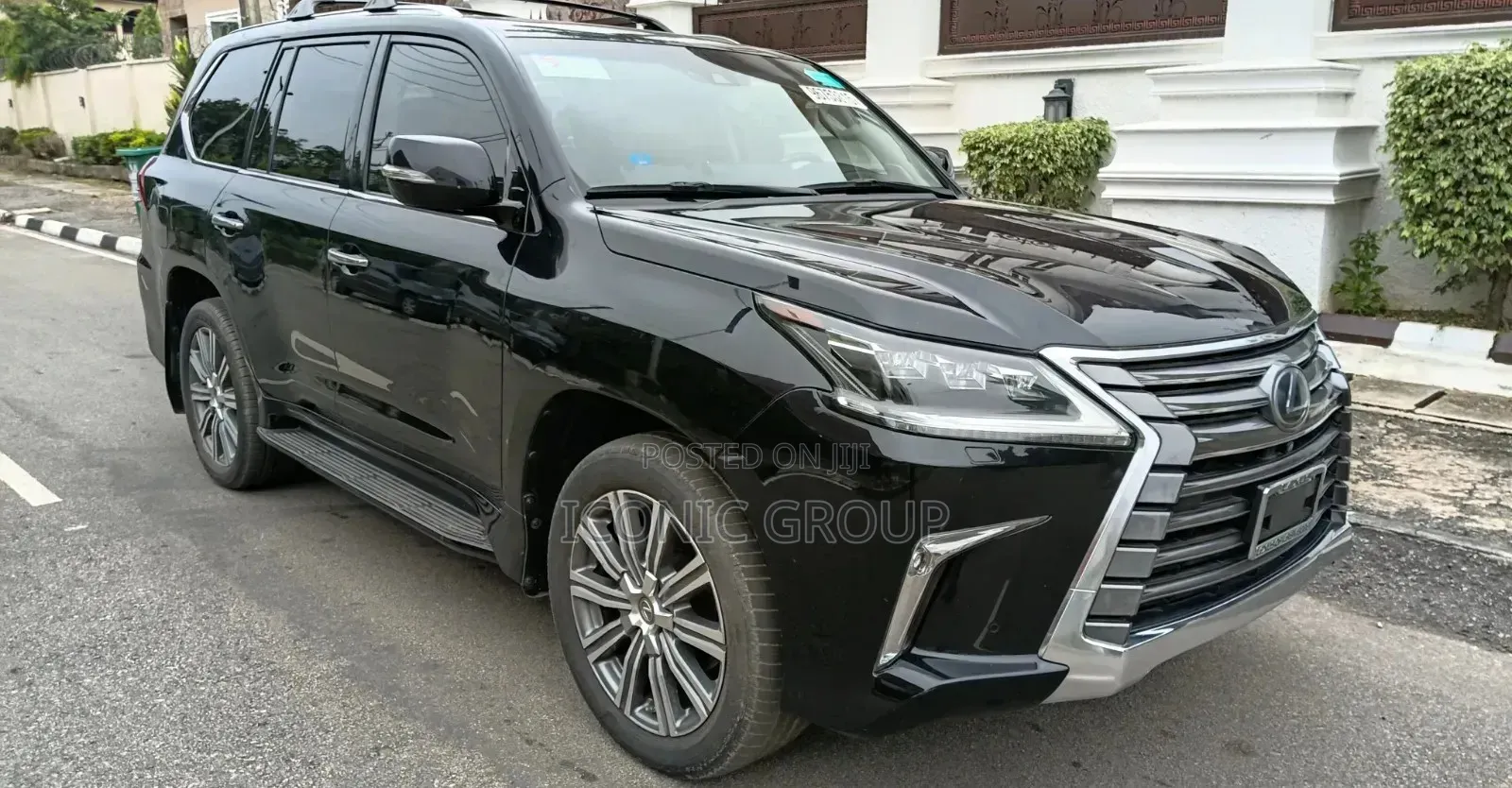 Lexus LX 570 (5 seats) AWD 2018 Black