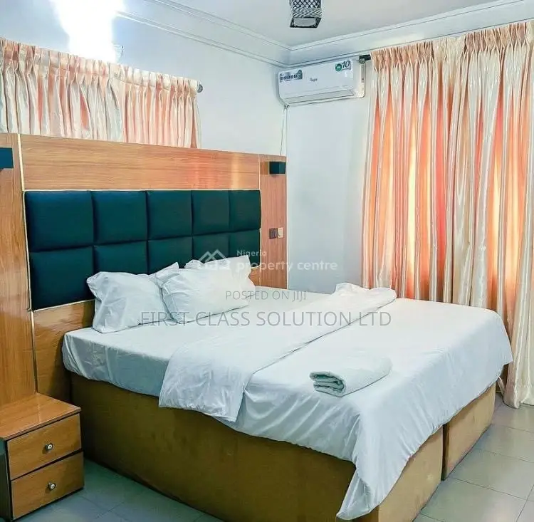 3 Bedrooms Apartment